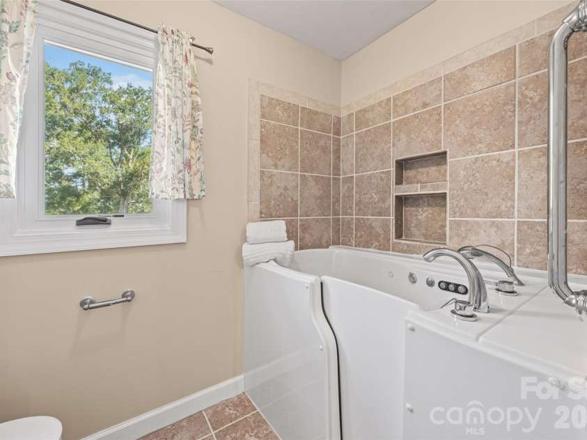 2129 Squire Road, Rock Hill, SC 29730.  MLS# CAR4423271, YatesRealty ID 55156. Full bath