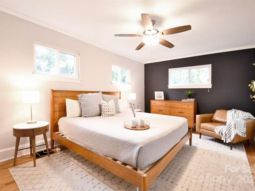 2121 Arnold Drive, Charlotte, NC 28205.  MLS# CAR4245304, YatesRealty ID 5516. 