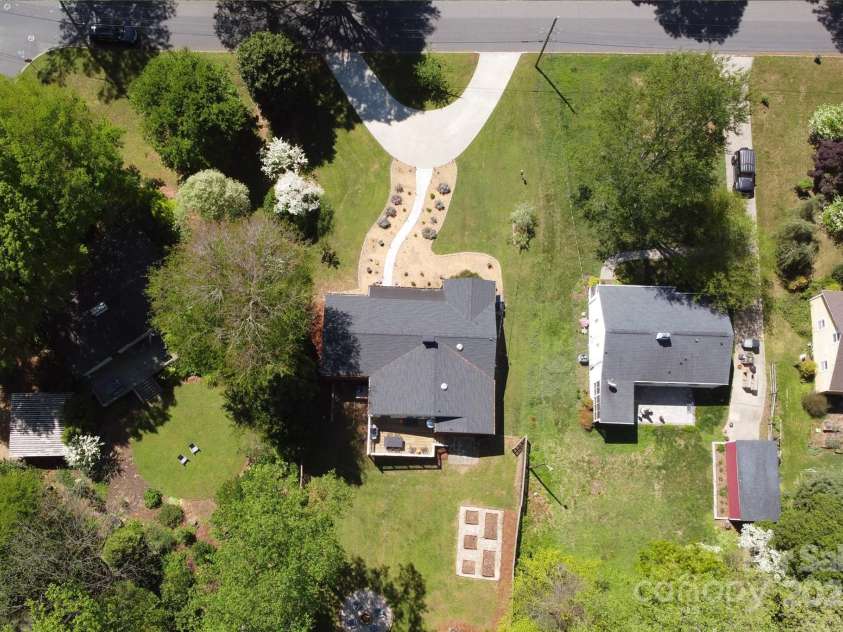 2121 Arnold Drive, Charlotte, NC 28205.  MLS# CAR4245304, YatesRealty ID 5516. 