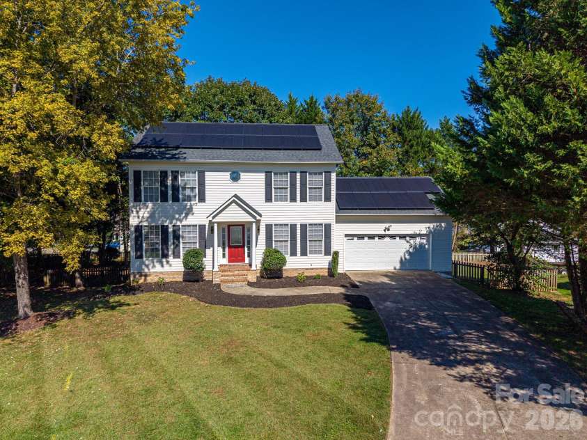 2730 24th Street Court, Hickory, NC 28601.  MLS# CAR4432109, YatesRealty ID 55164. 