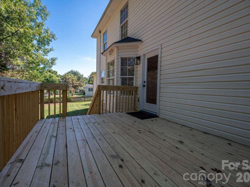 2730 24th Street Court, Hickory, NC 28601.  MLS# CAR4432109, YatesRealty ID 55164. 