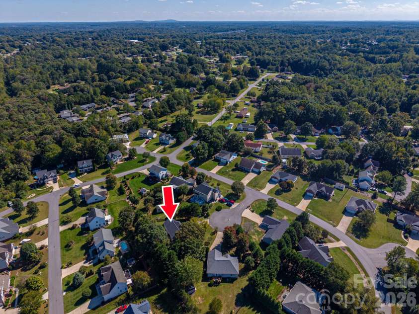 2730 24th Street Court, Hickory, NC 28601.  MLS# CAR4432109, YatesRealty ID 55164. 