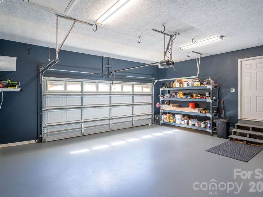 2730 24th Street Court, Hickory, NC 28601.  MLS# CAR4432109, YatesRealty ID 55164. 