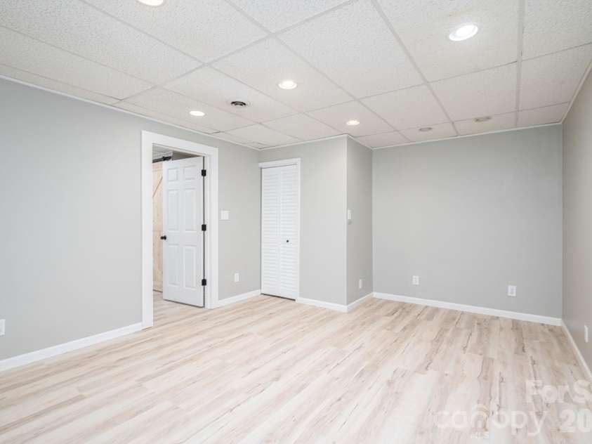 2730 24th Street Court, Hickory, NC 28601.  MLS# CAR4432109, YatesRealty ID 55164. 