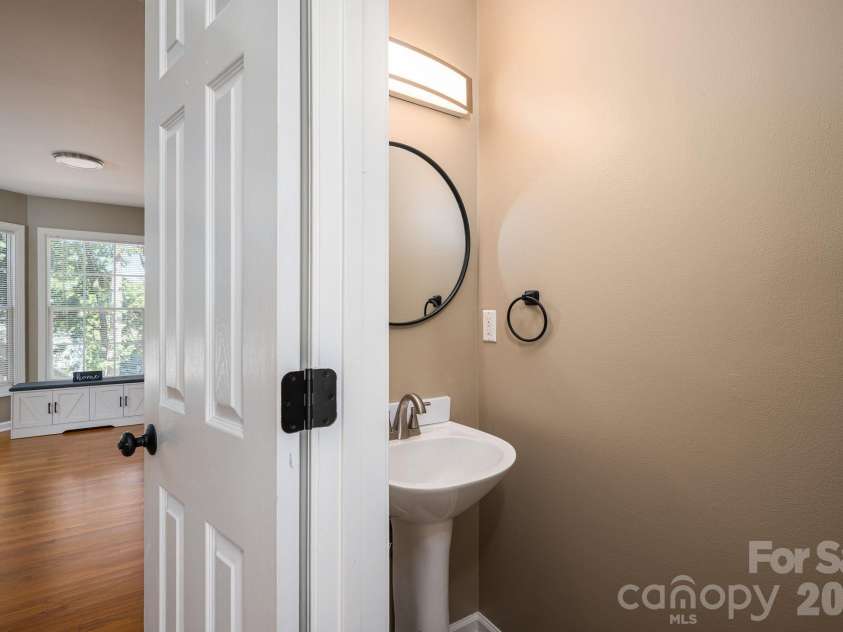 2730 24th Street Court, Hickory, NC 28601.  MLS# CAR4432109, YatesRealty ID 55164. 