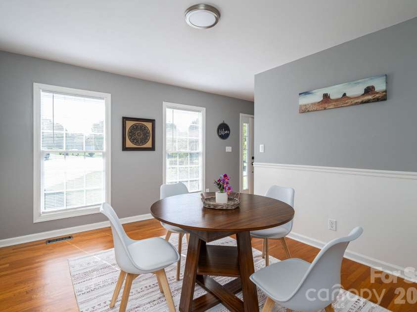 2730 24th Street Court, Hickory, NC 28601.  MLS# CAR4432109, YatesRealty ID 55164. 