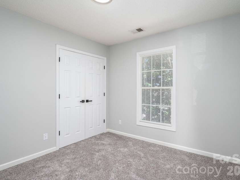 2730 24th Street Court, Hickory, NC 28601.  MLS# CAR4432109, YatesRealty ID 55164. 