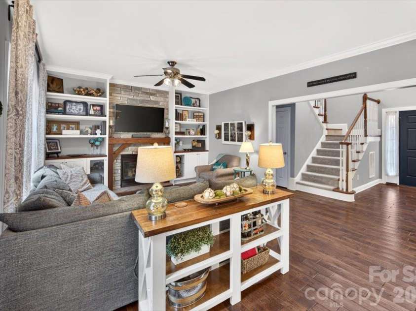 8705 Dartmoor Place, Charlotte, NC 28227.  MLS# CAR4431559, YatesRealty ID 55165. 