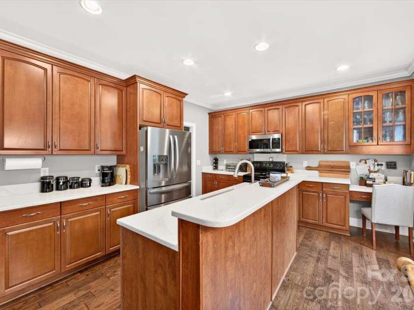 8705 Dartmoor Place, Charlotte, NC 28227.  MLS# CAR4431559, YatesRealty ID 55165. 