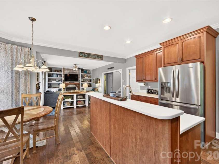 8705 Dartmoor Place, Charlotte, NC 28227.  MLS# CAR4431559, YatesRealty ID 55165. 