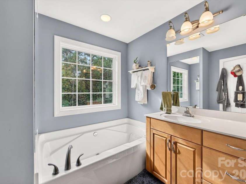 8705 Dartmoor Place, Charlotte, NC 28227.  MLS# CAR4431559, YatesRealty ID 55165. 