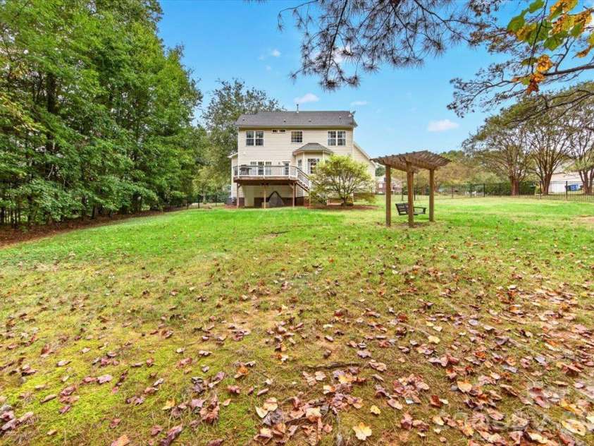 8705 Dartmoor Place, Charlotte, NC 28227.  MLS# CAR4431559, YatesRealty ID 55165. 