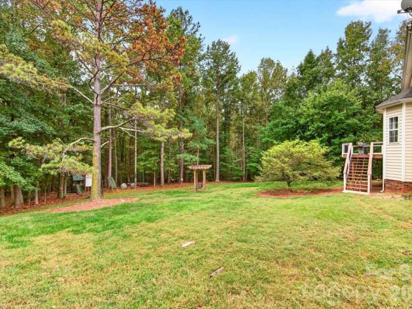 8705 Dartmoor Place, Charlotte, NC 28227.  MLS# CAR4431559, YatesRealty ID 55165. 