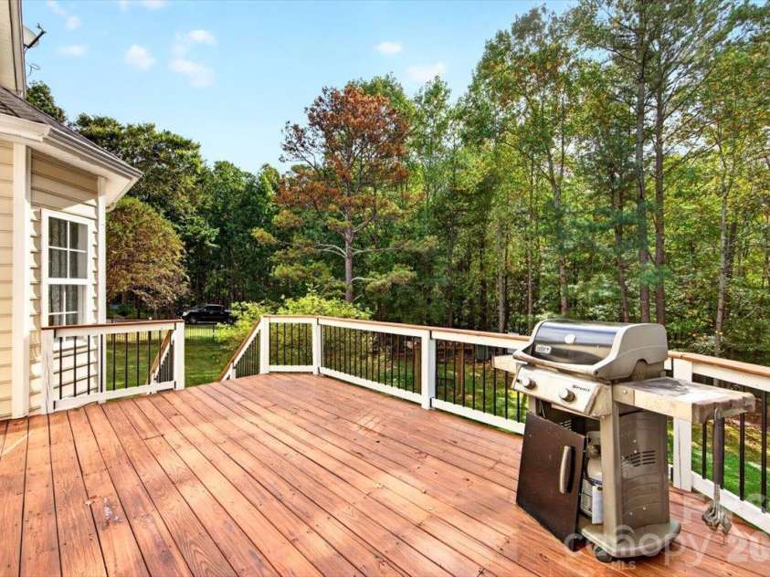 8705 Dartmoor Place, Charlotte, NC 28227.  MLS# CAR4431559, YatesRealty ID 55165. 