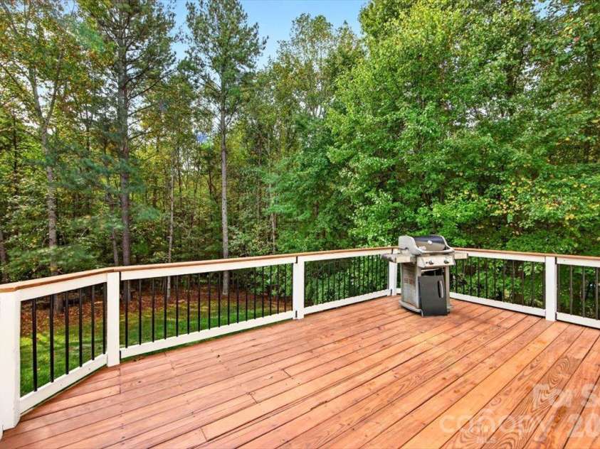 8705 Dartmoor Place, Charlotte, NC 28227.  MLS# CAR4431559, YatesRealty ID 55165. 