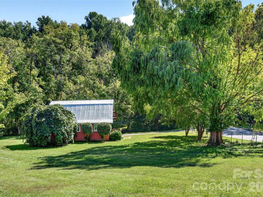 606 Rutherford Road, Marion, NC 28752.  MLS# CAR4429588, YatesRealty ID 55167. 