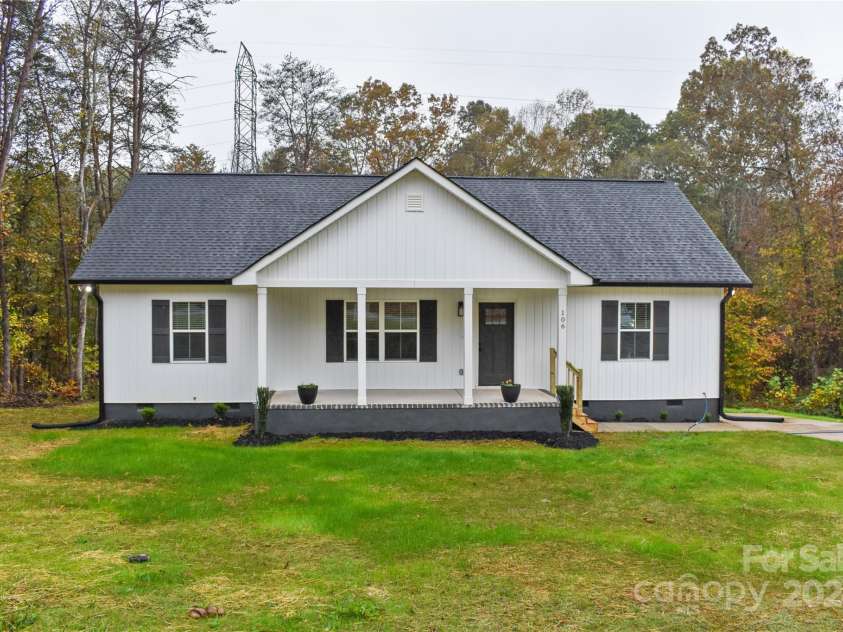 106 Pinecrest Drive, Shelby, NC 28152.  MLS# CAR4197921, YatesRealty ID 5517. 