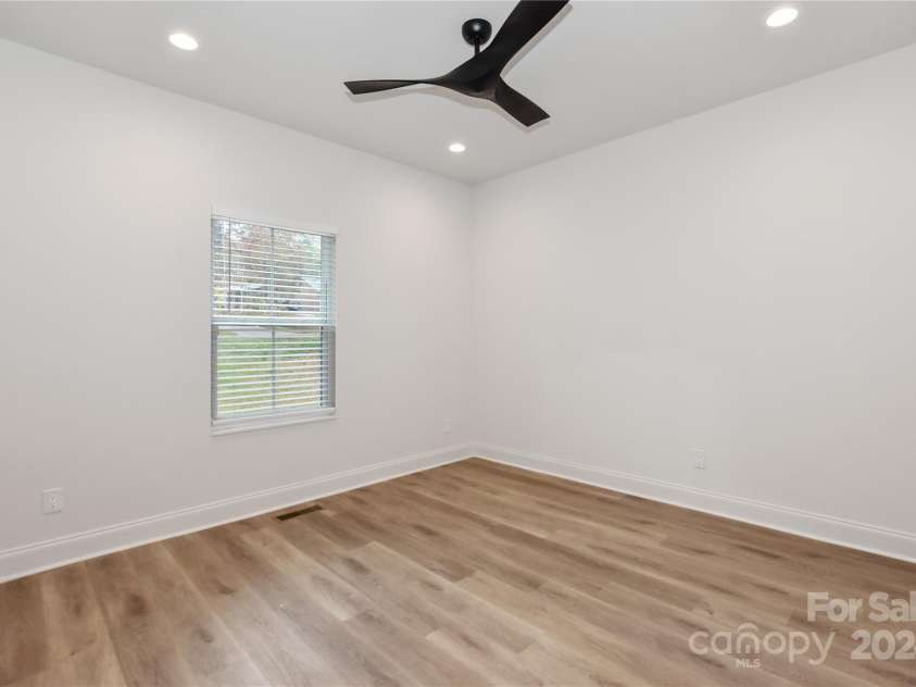 106 Pinecrest Drive, Shelby, NC 28152.  MLS# CAR4197921, YatesRealty ID 5517. 