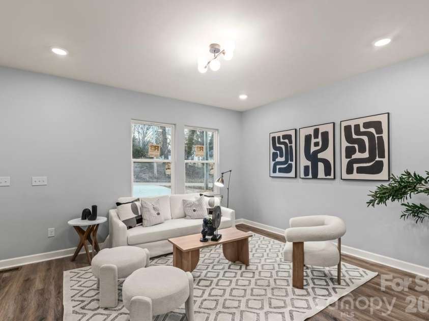 1324 Old Charlotte Road, Statesville, NC 28677.  MLS# CAR4417975, YatesRealty ID 5517. Staged floorplan in the area