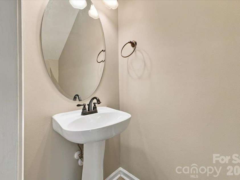 7812 Montbrook Drive, Charlotte, NC 28214.  MLS# CAR4431853, YatesRealty ID 55170. 