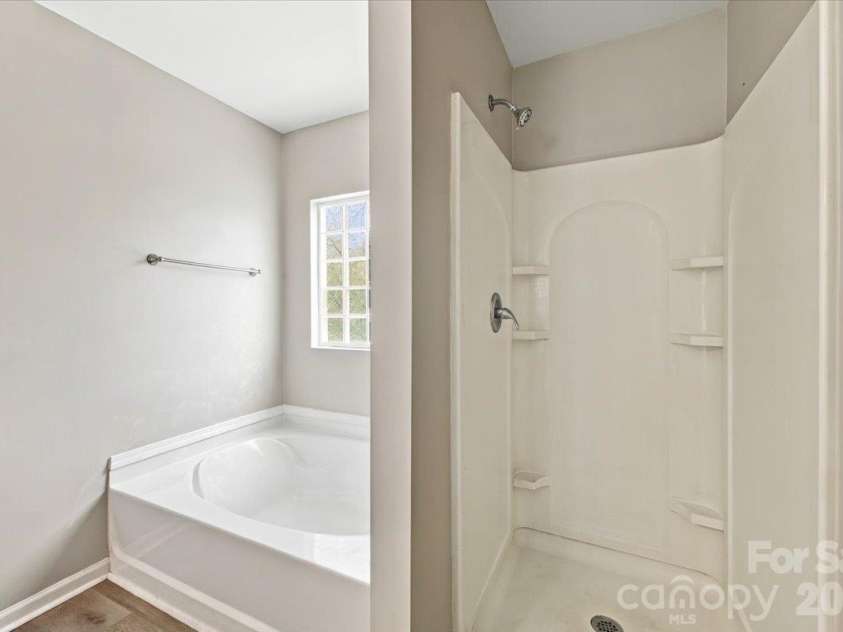 7812 Montbrook Drive, Charlotte, NC 28214.  MLS# CAR4431853, YatesRealty ID 55170. 