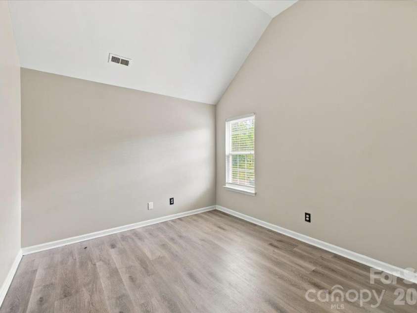7812 Montbrook Drive, Charlotte, NC 28214.  MLS# CAR4431853, YatesRealty ID 55170. 