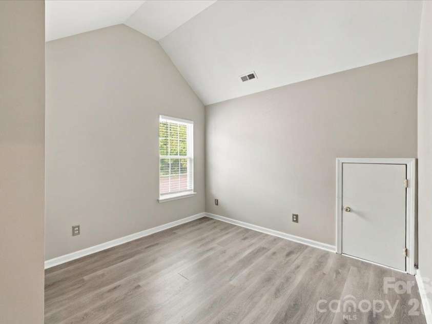 7812 Montbrook Drive, Charlotte, NC 28214.  MLS# CAR4431853, YatesRealty ID 55170. 