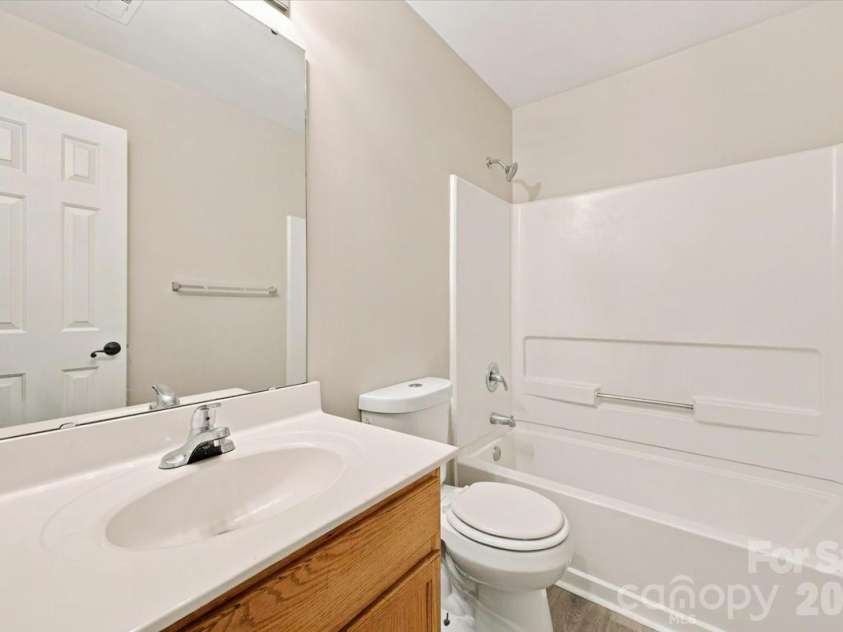 7812 Montbrook Drive, Charlotte, NC 28214.  MLS# CAR4431853, YatesRealty ID 55170. 
