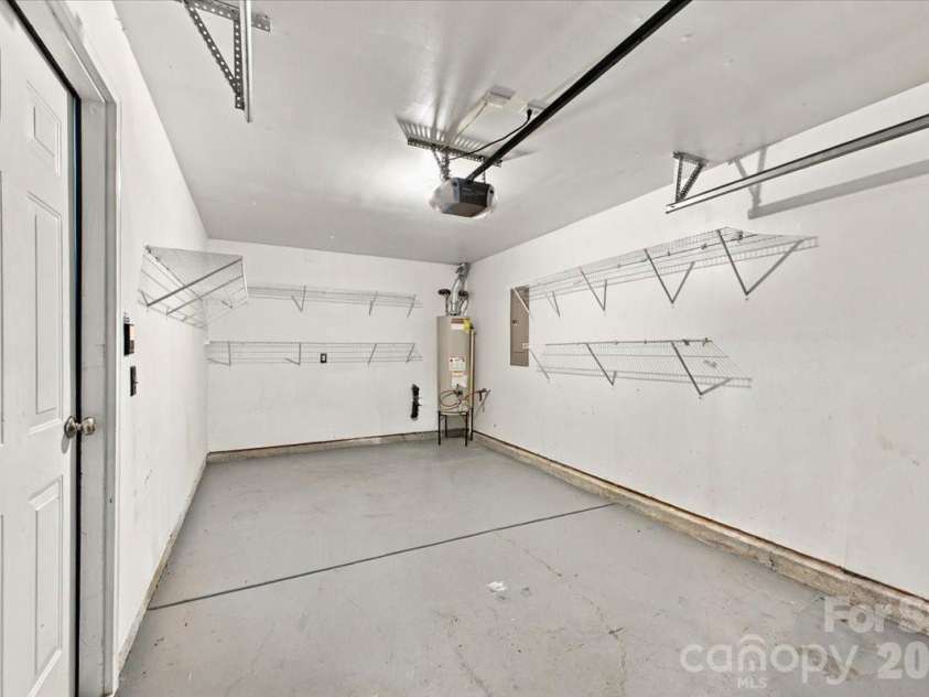 7812 Montbrook Drive, Charlotte, NC 28214.  MLS# CAR4431853, YatesRealty ID 55170. 