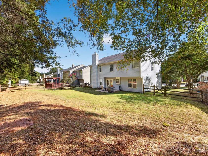 7609 Berrywood Circle, Huntersville, NC 28078.  MLS# CAR4430975, YatesRealty ID 55171. 