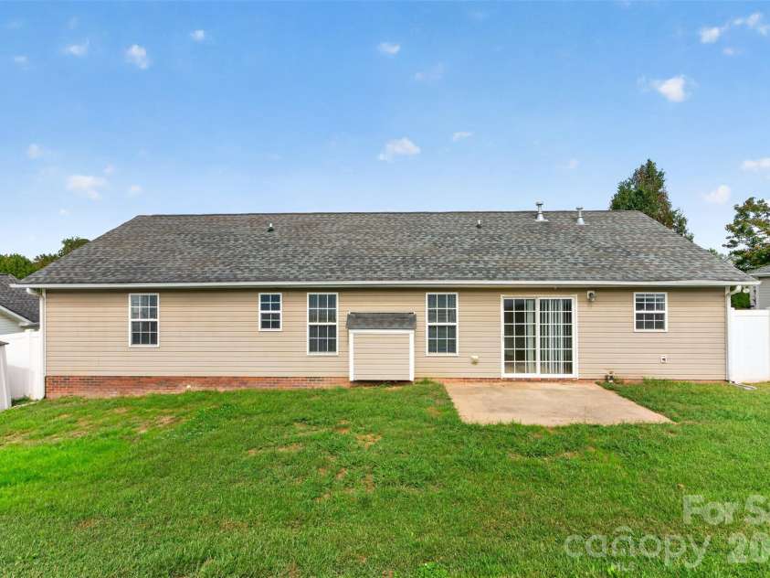 2007 Stepping Stone Lane, Monroe, NC 28110.  MLS# CAR4427263, YatesRealty ID 55172. 