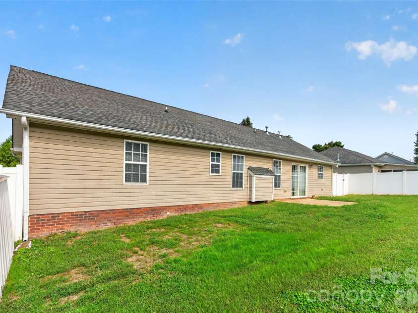 2007 Stepping Stone Lane, Monroe, NC 28110.  MLS# CAR4427263, YatesRealty ID 55172. 