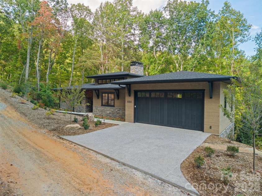 505 Barrington Drive, Asheville, NC 28803.  MLS# CAR4430029, YatesRealty ID 55175. Front elevation