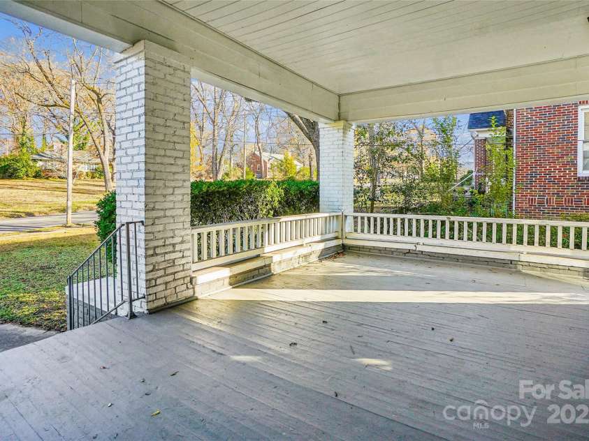 137 Lancaster Street, Chester, SC 29706.  MLS# CAR4225695, YatesRealty ID 5518. 