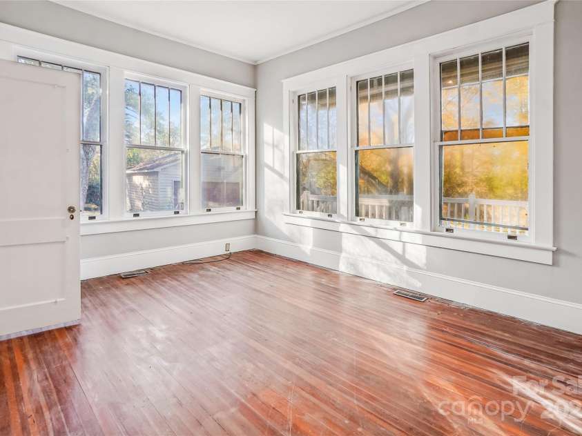 137 Lancaster Street, Chester, SC 29706.  MLS# CAR4225695, YatesRealty ID 5518. 