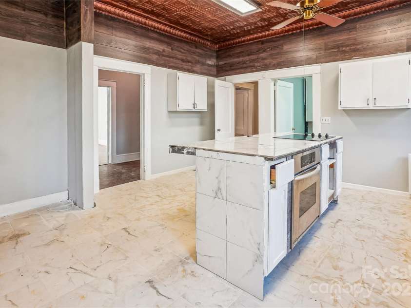 137 Lancaster Street, Chester, SC 29706.  MLS# CAR4225695, YatesRealty ID 5518. 