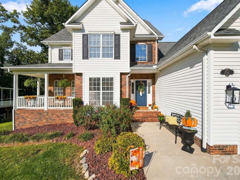 2741 25th Street, Hickory, NC 28601.  MLS# CAR4430893, YatesRealty ID 55180. 