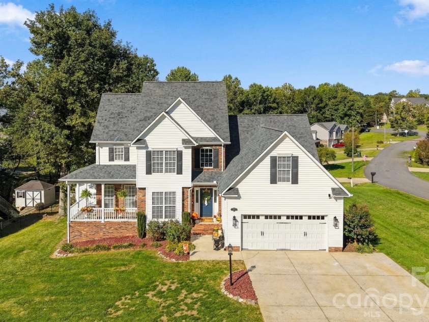 2741 25th Street, Hickory, NC 28601.  MLS# CAR4430893, YatesRealty ID 55180. 