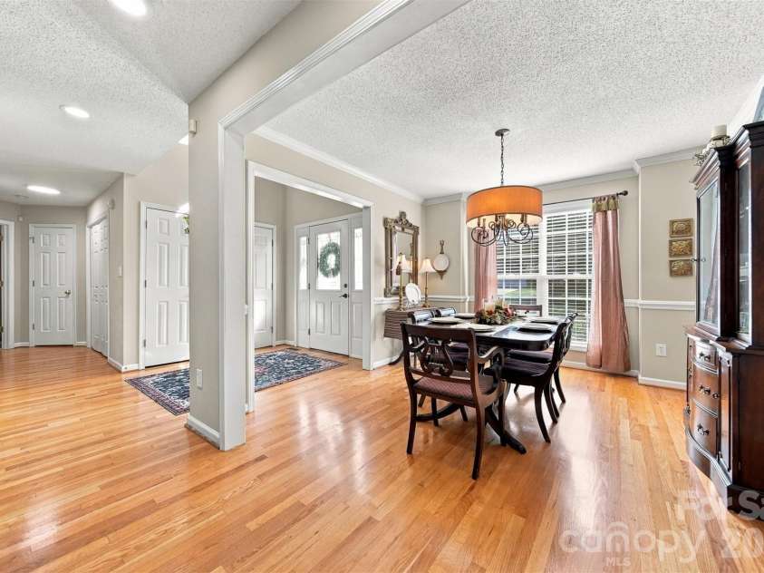 2741 25th Street, Hickory, NC 28601.  MLS# CAR4430893, YatesRealty ID 55180. 