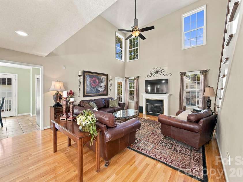 2741 25th Street, Hickory, NC 28601.  MLS# CAR4430893, YatesRealty ID 55180. 