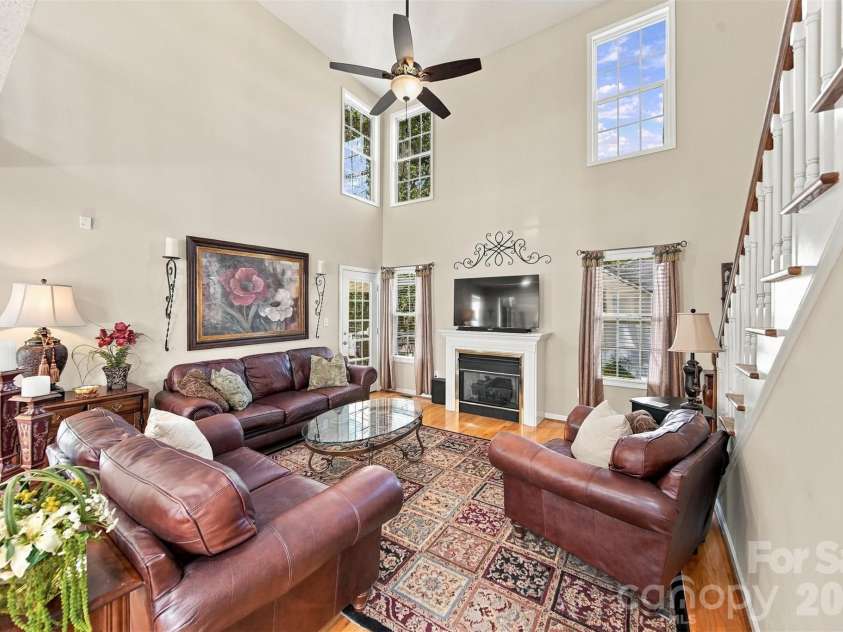 2741 25th Street, Hickory, NC 28601.  MLS# CAR4430893, YatesRealty ID 55180. 