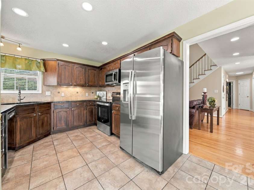 2741 25th Street, Hickory, NC 28601.  MLS# CAR4430893, YatesRealty ID 55180. 
