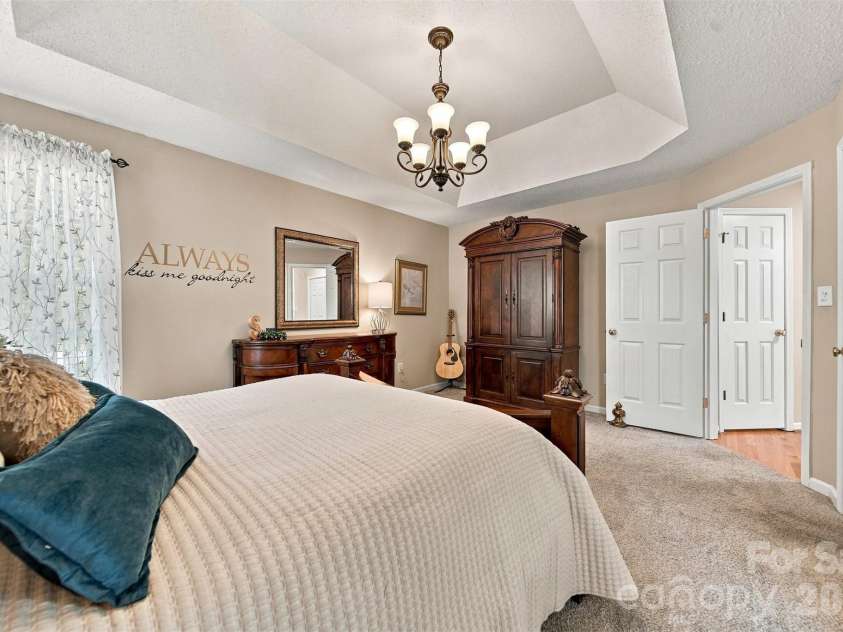 2741 25th Street, Hickory, NC 28601.  MLS# CAR4430893, YatesRealty ID 55180. 