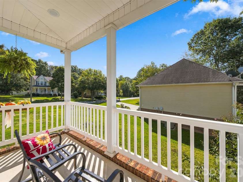 2741 25th Street, Hickory, NC 28601.  MLS# CAR4430893, YatesRealty ID 55180. 