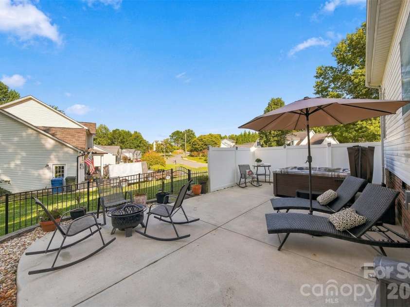 2741 25th Street, Hickory, NC 28601.  MLS# CAR4430893, YatesRealty ID 55180. 
