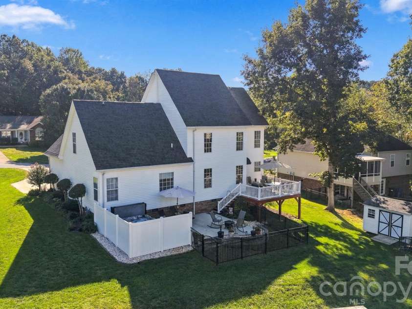 2741 25th Street, Hickory, NC 28601.  MLS# CAR4430893, YatesRealty ID 55180. 