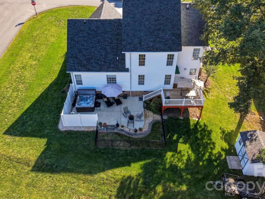 2741 25th Street, Hickory, NC 28601.  MLS# CAR4430893, YatesRealty ID 55180. 