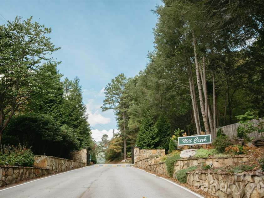 159 Winding Way Drive, Franklin, NC 28734.  MLS# CAR4431633, YatesRealty ID 55184. 