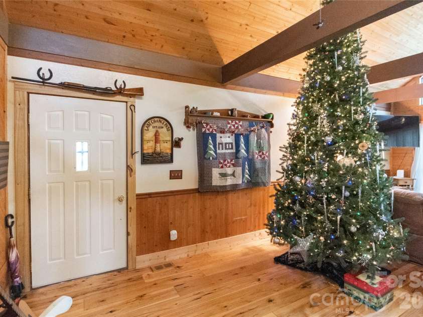 159 Winding Way Drive, Franklin, NC 28734.  MLS# CAR4431633, YatesRealty ID 55184. 
