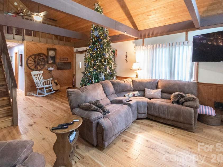159 Winding Way Drive, Franklin, NC 28734.  MLS# CAR4431633, YatesRealty ID 55184. 